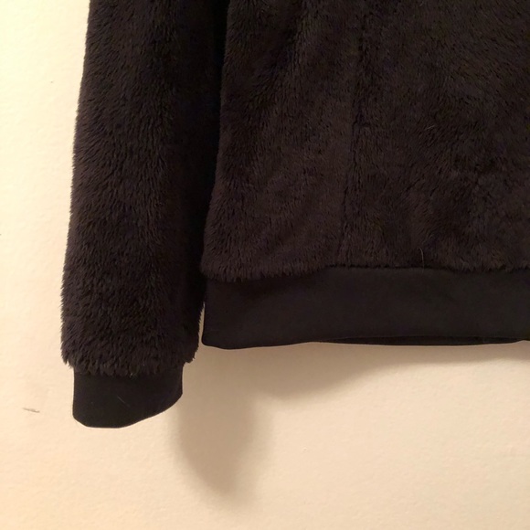 The North Face Fuzzy Fleece - Picture 5 of 6